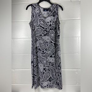 New Additions Maternity Sleeveless Black and White Dress